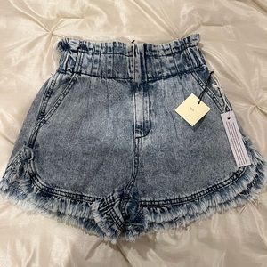 NWT! Francesca’s TGLA Paper Bag Acid Wash High Waist Denim Mom Shorts